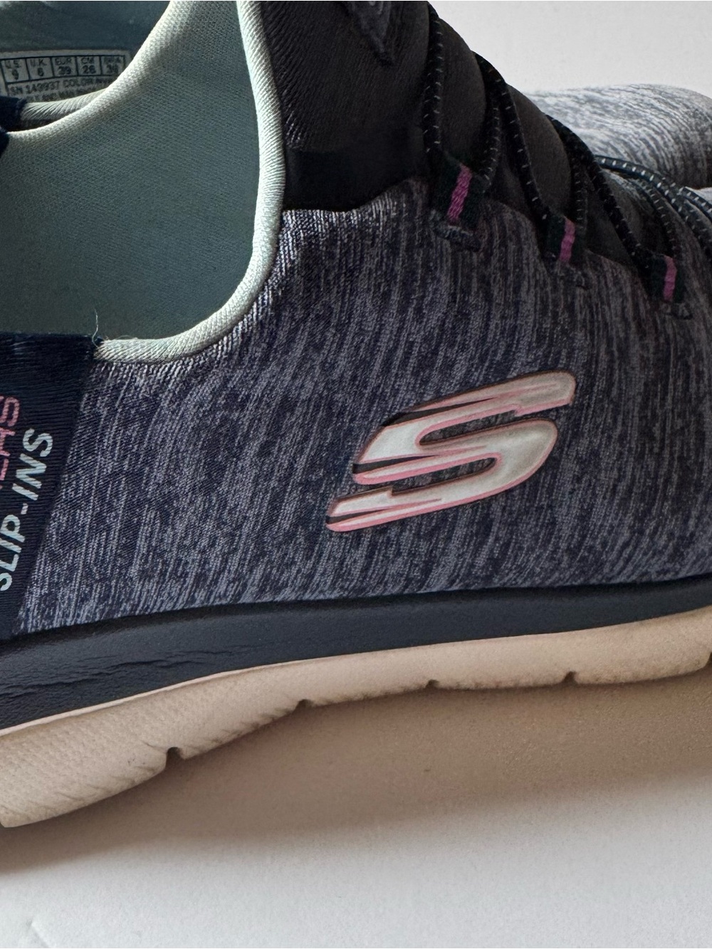 Skechers Women’s 9 Slip-ins Hands Free Blue Pink Logo Walking Sneakers SN 149937